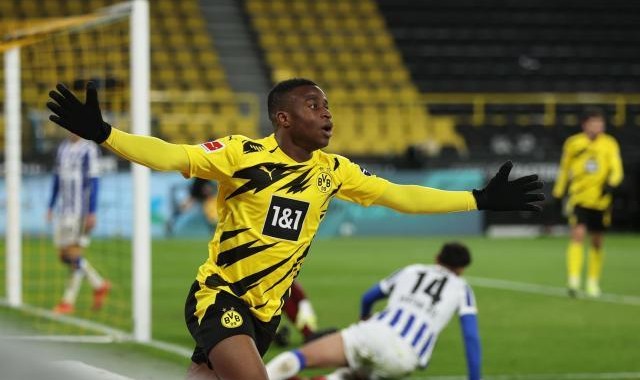 星空体育官网入口-【德甲】布兰特远射穆科科替补建功 多特2比0赫塔